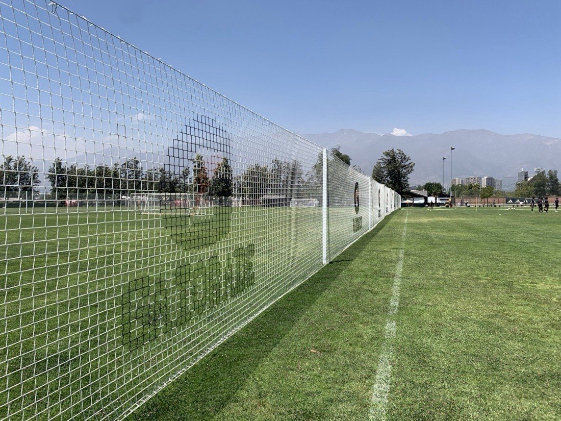Malla perimetral en el centro de entrenamiento de Colo-Colo